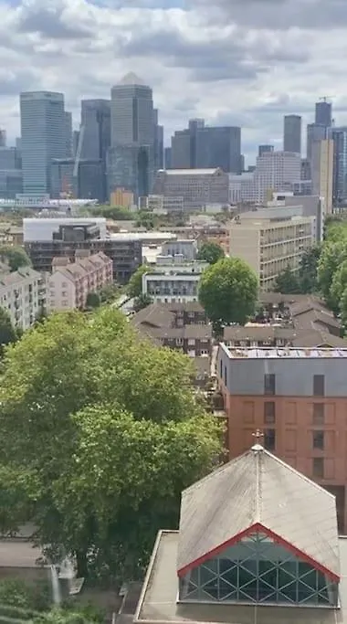 London -2 Bedroom - Breathtaking Views London Skyline Canary Warf Apartment