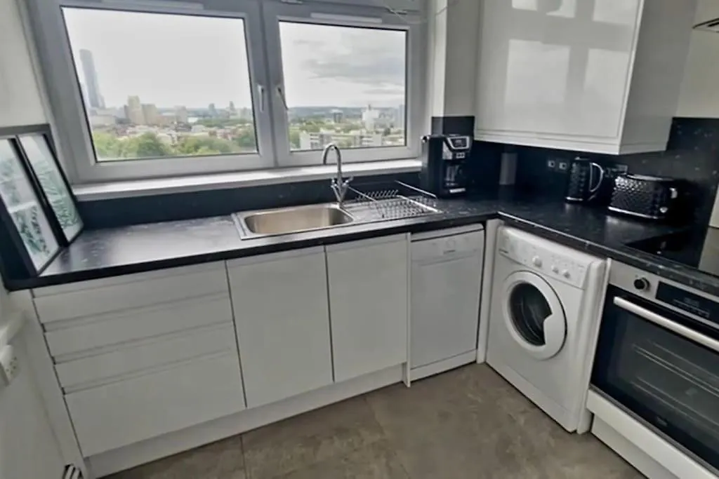 London -2 Bedroom - Breathtaking Views London Skyline Canary Warf Apartment