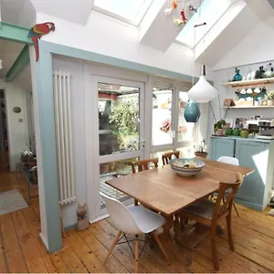 Stylish 3 Bed House With Parking In Bermondsey, Se1 Londen