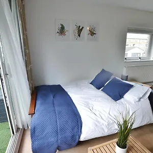 Apartment Garden Tower Flat, London