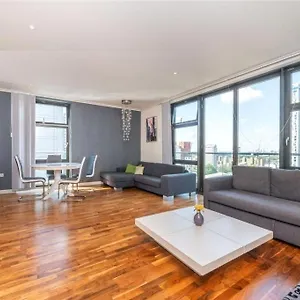 Penthouse Canary Wharf - Free Wifi Apartment