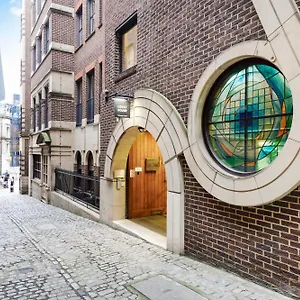Monument Serviced By Lovelystay Londres